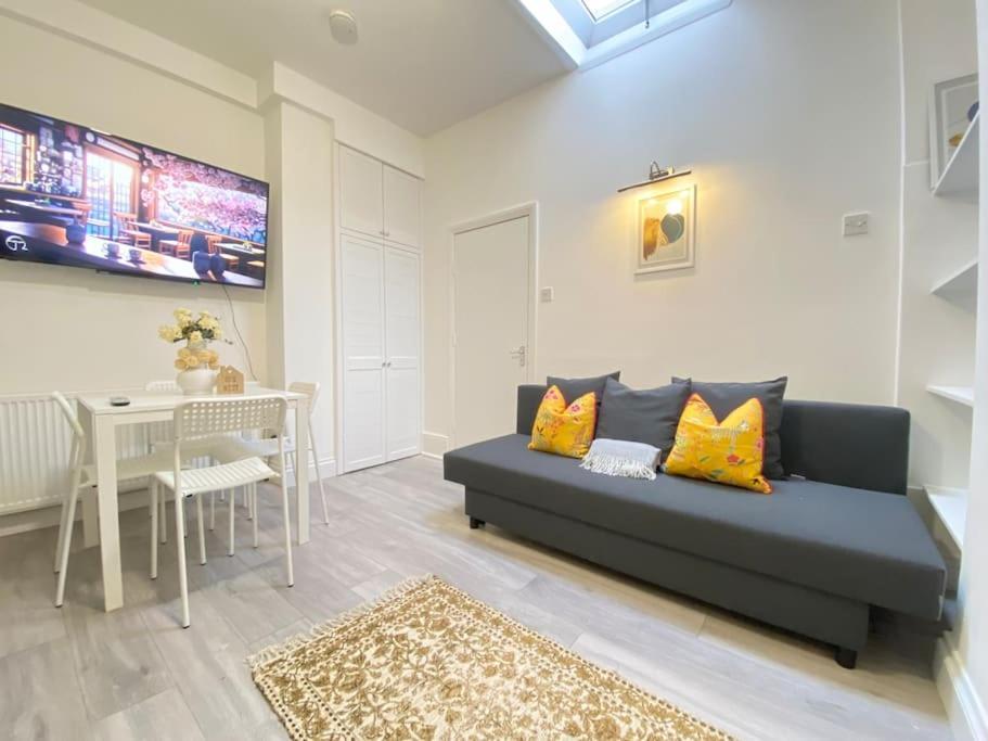 The Spotted Cat… London! Apartment Екстериор снимка