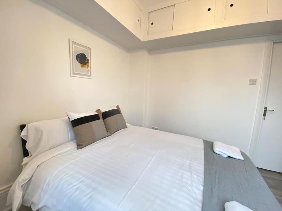 The Spotted Cat… London! Apartment Екстериор снимка